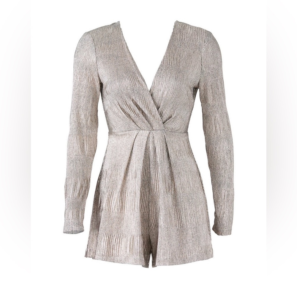 ASTR THE LABEL Kenzie Romper in Metallic Silver size S - Picture 4 of 11